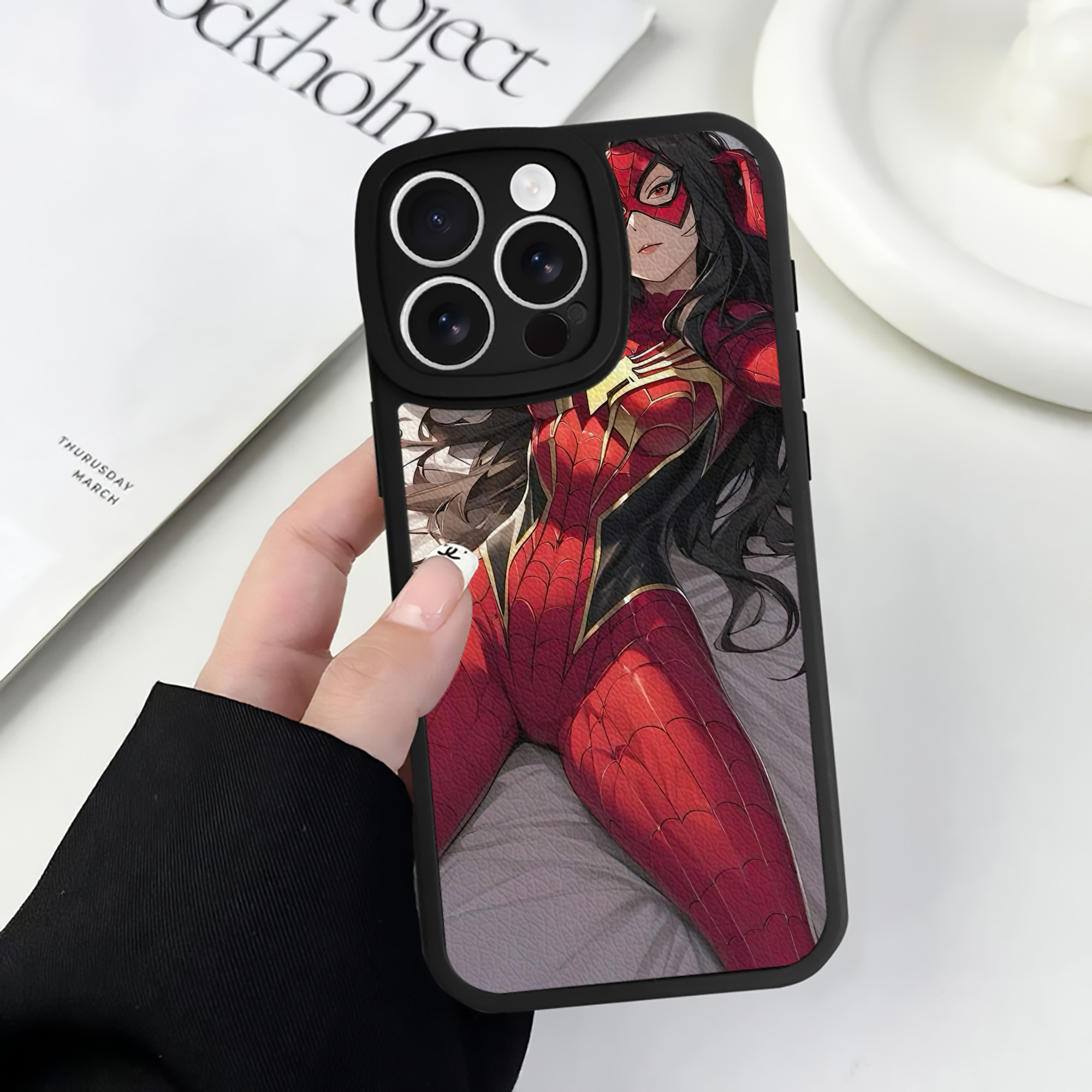 （画像用） Spider Man スパイダーマン 【iPhone 16シリーズ対応】シリコンスマホケース（レザー調） 材質：シリコン